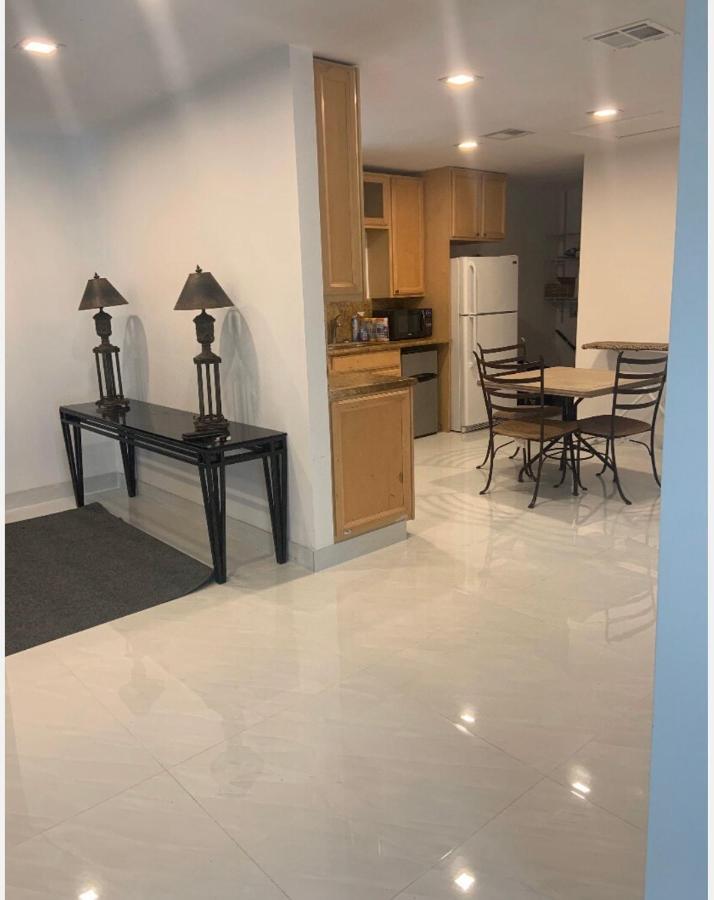 Room & Private Bathroom โบคา ราตัน ภายนอก รูปภาพ